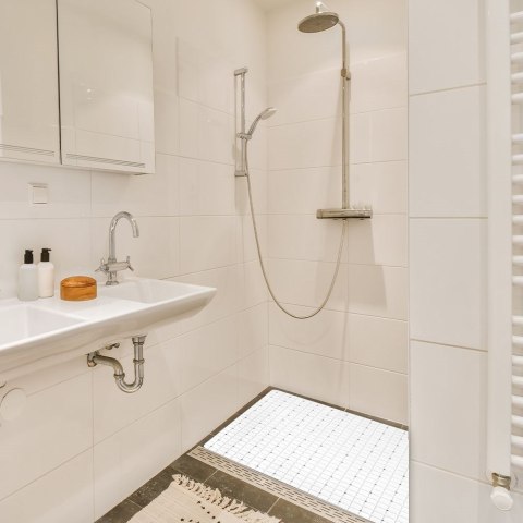 Mata antypoślizgowa pod prysznic do łazienki biała 69x39cm BATHROOM SOLUTIONS 569419-B