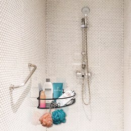 Półka pod prysznic metalowa czarna przyklejana VILDE 569278