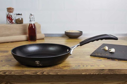 PATELNIA TYTANOWA 20cm BERLINGER HAUS BLACK PROFESSIONAL LINE BH-6115 PATELNIA TYTANOWA 20cm BERLINGER HAUS BLACK PROFESSIONAL LINE BH-6115
