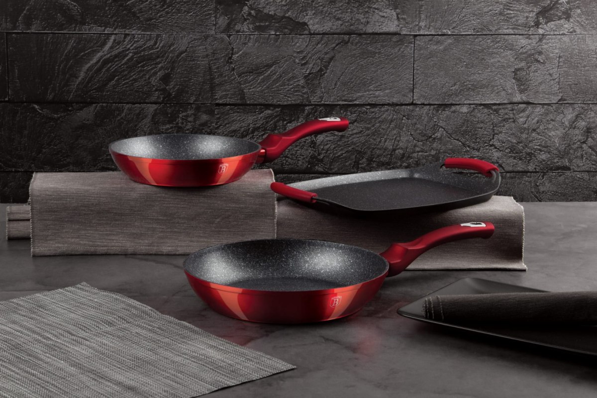 ZESTAW PATELNI GRANITOWYCH + PŁYTA DO SMAŻENIA BERLINGER HAUS METALLIC LINE BURGUNDY BH-1668 ZESTAW PATELNI GRANITOWYCH + PŁYTA DO SMAŻENIA BERLINGER HAUS METALLIC LINE BURGUNDY BH-1668