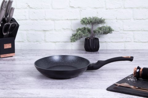 PATELNIA DO RYB Z POWŁOKĄ GRANITOWĄ 35X25CM BERLINGER HAUS BLACK ROSE BH-7149 PATELNIA DO RYB Z POWŁOKĄ GRANITOWĄ 35X25CM BERLINGER HAUS BLACK ROSE BH-7149