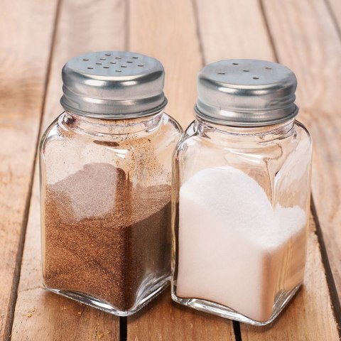 ZESTAW DO SOLI I PIEPRZU 2-ELE SOLNICZKA + PIEPRZNICZKA SZKLANA EH EXCELLENT HOUSEWARE 259092