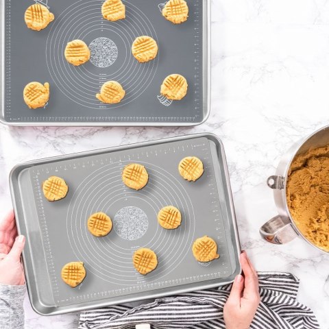 Stolnica do ciasta silikonowa szara mata kuchenna gruba duża 65x45cm XXL VILDE 259001