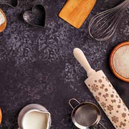 Wałek do ciasta drewniany dekoracyjny obrotowy z wzorem płatki śniegu 38cm ORION 141248