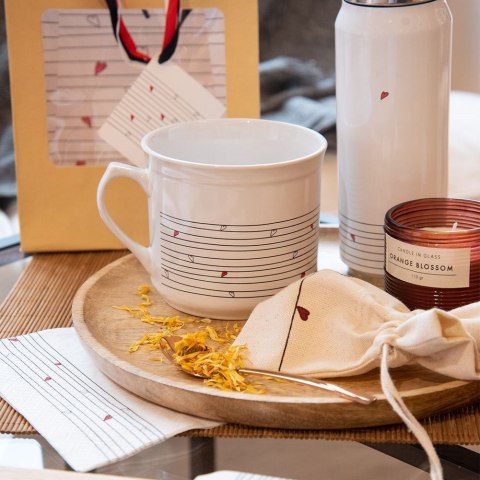 Kubek ceramiczny z woreczkiem na herbatę biały SERCE duży 650 ml ORION 128852