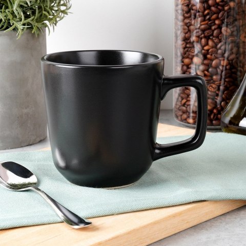 Kubek ceramiczny do kawy herbaty czarny SOHO 400 ml NAVA 10-099-287