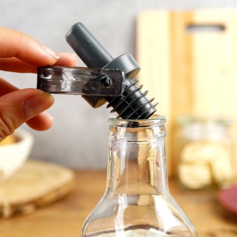 Butelka szklana na oliwę ocet do oliwy pojemnik z dozownikiem 250 ml VILDE 259175