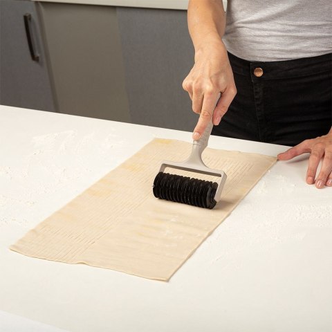 Wałek cukierniczy do nacinania ciasta krajalnica MISTY NAVA 10-111-105