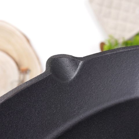 Patelnia żeliwna indukcja ciężka kwadratowa 33x25x5 cm 2.2L VILDE 110572