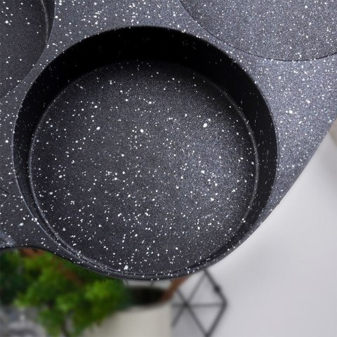 Patelnia granitowa do jajek sadzonych placków pancakes 4 otwory BLACK&WOOD 19x19 cm VILDE 199009