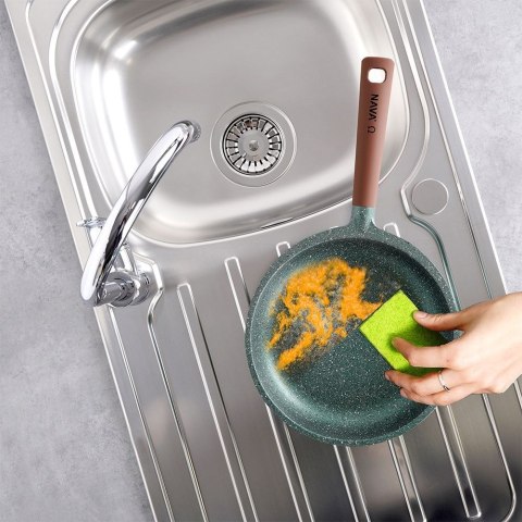 Patelnia granitowa nieprzywierająca indukcja NON-STICK OMEGA 24 cm NAVA 10-255-002
