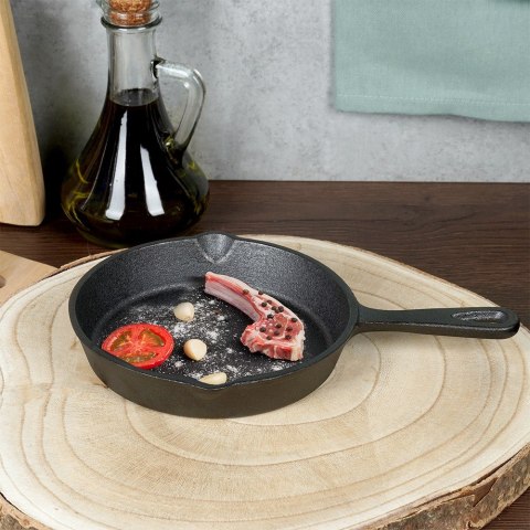 Patelnia żeliwna indukcja ciężka CAST LINE mała 15 cm VILDE 199033