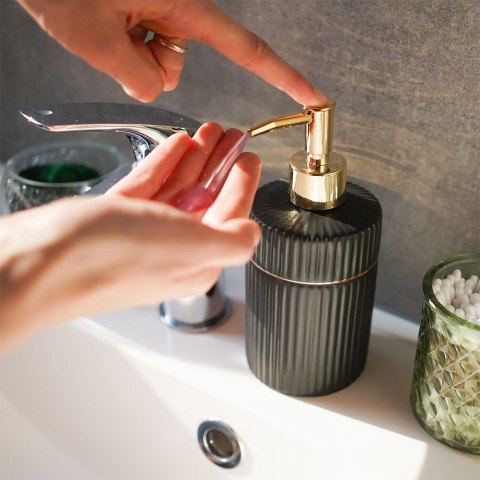 Dozownik do mydła płynu naczyń na mydło ceramiczny czarny GOLD 400ml VILDE 569346-C