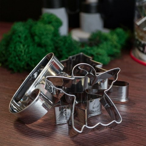 Wykrawacze do ciastek stalowe Boże Narodzenie 14 cm 16 ele. LA CUCINA 259110